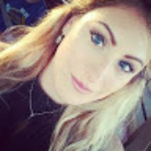 Meet your Posher, Adrianna